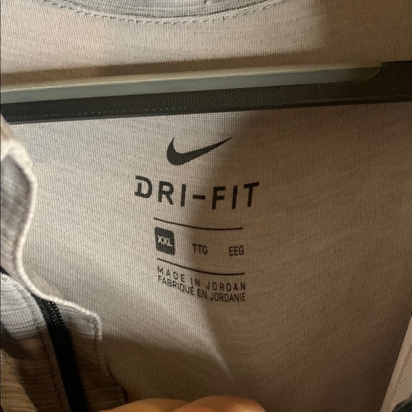 NWT Nike Gray Dri-FIT Long Sleeve Shirt - Picture 3 of 10